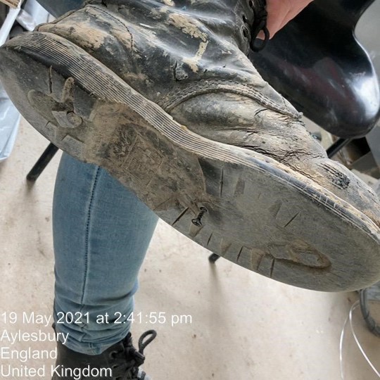 Safety Footwear Screw In Boot