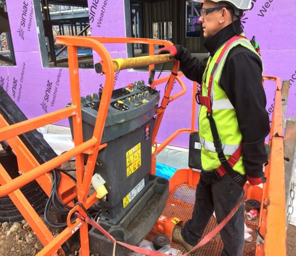 Mewps boom type harness use